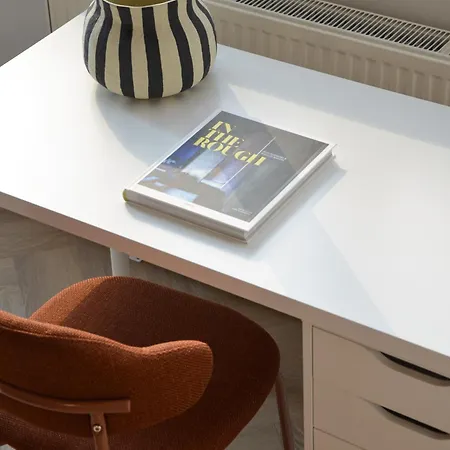 Stylish Ultra-central In
